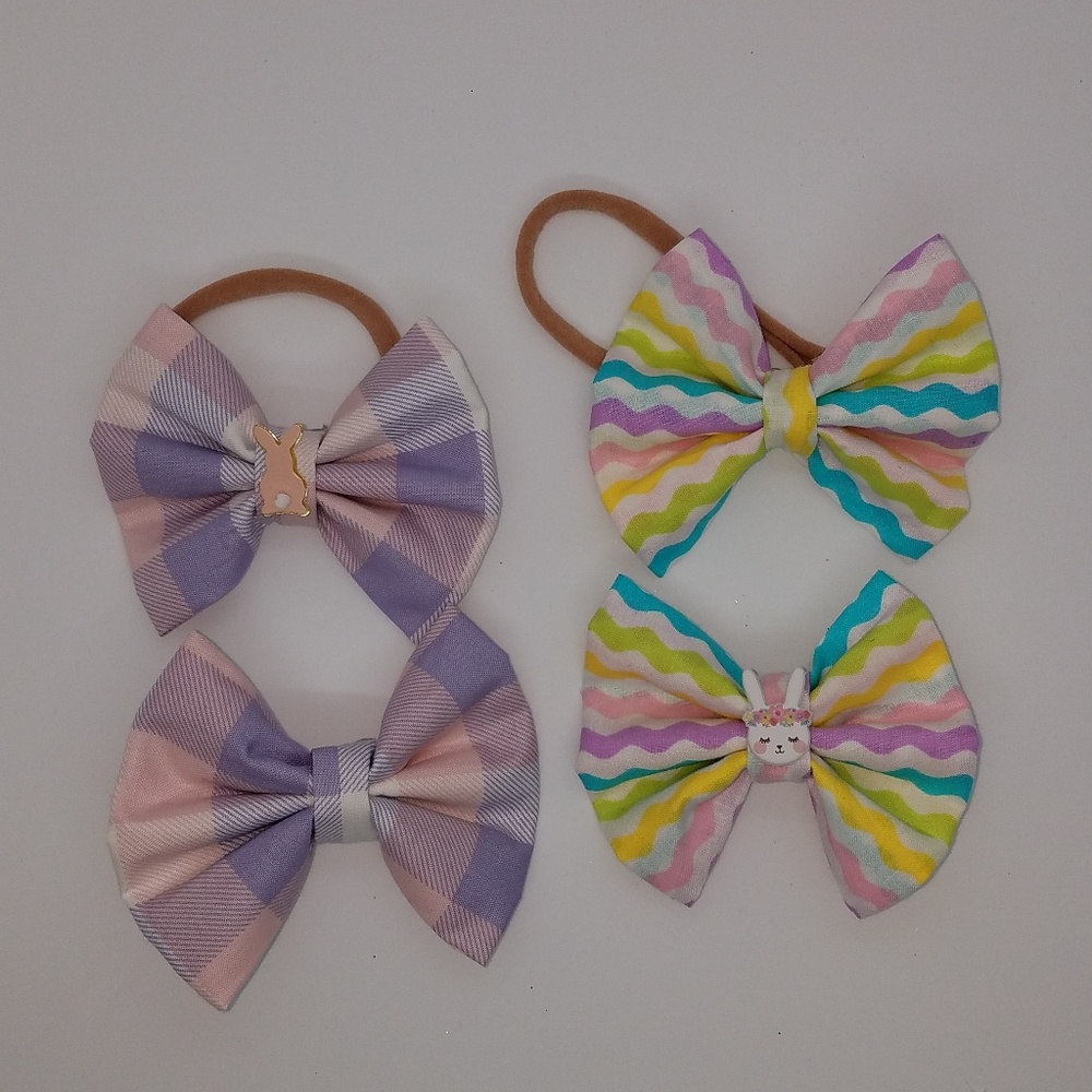 2 handmade hairbows